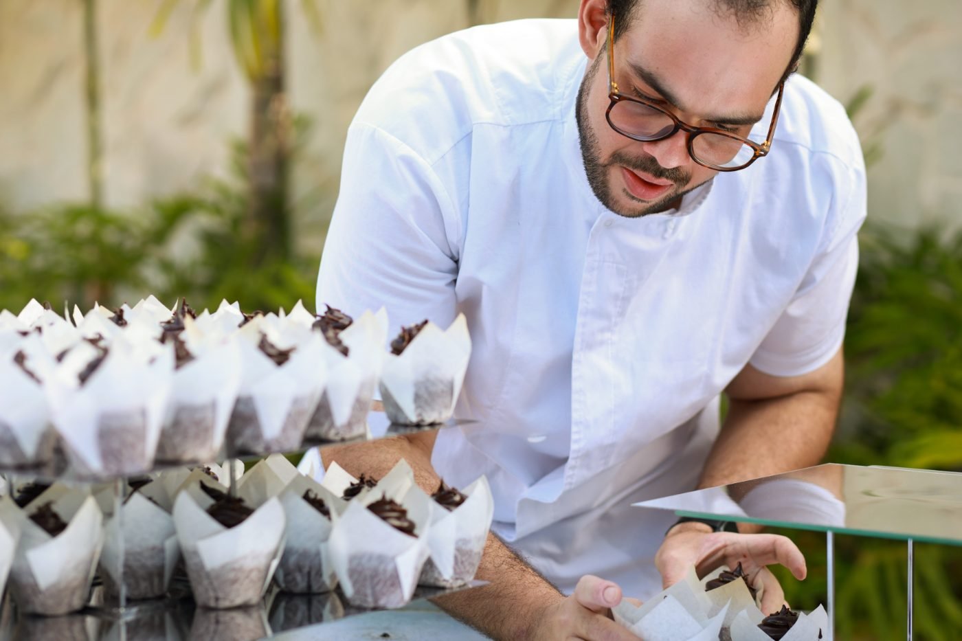 Chef finalizando o buffet